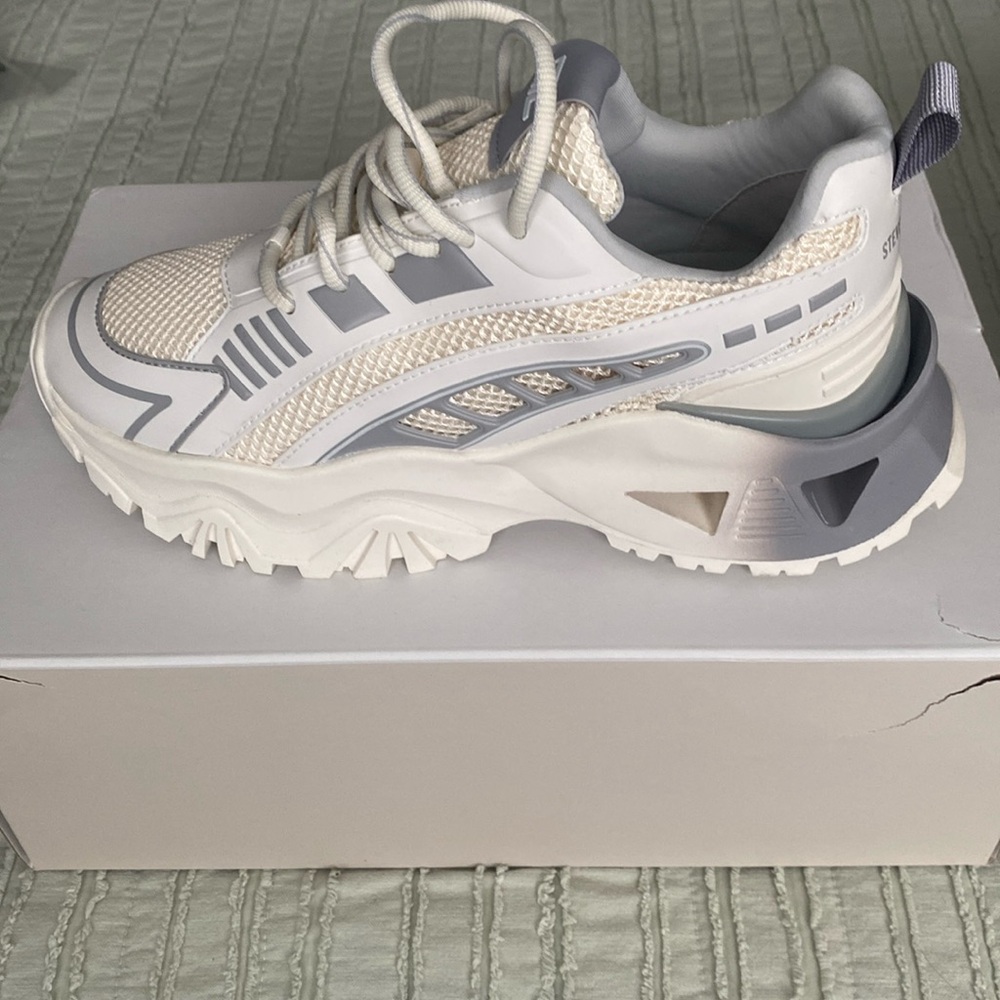 Shoes: Steven Madden size 9,brand new color white and gray